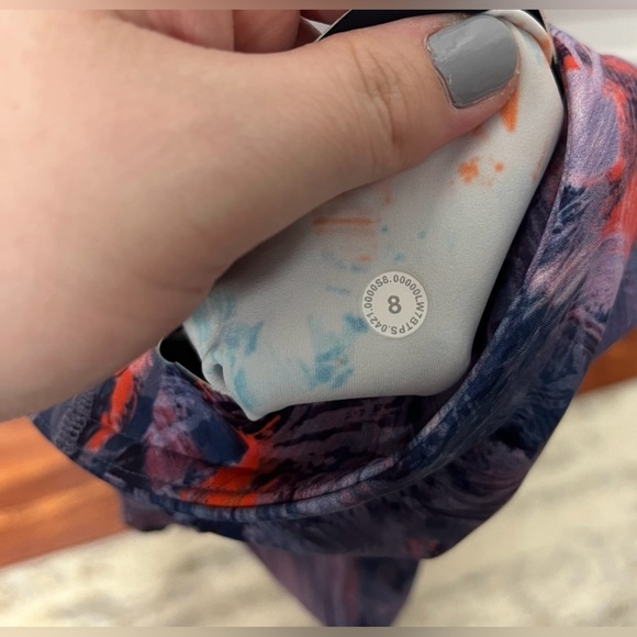 Lululemon Base Pace High-Rise Short 8" - Sz 8 - Picture 6 of 6